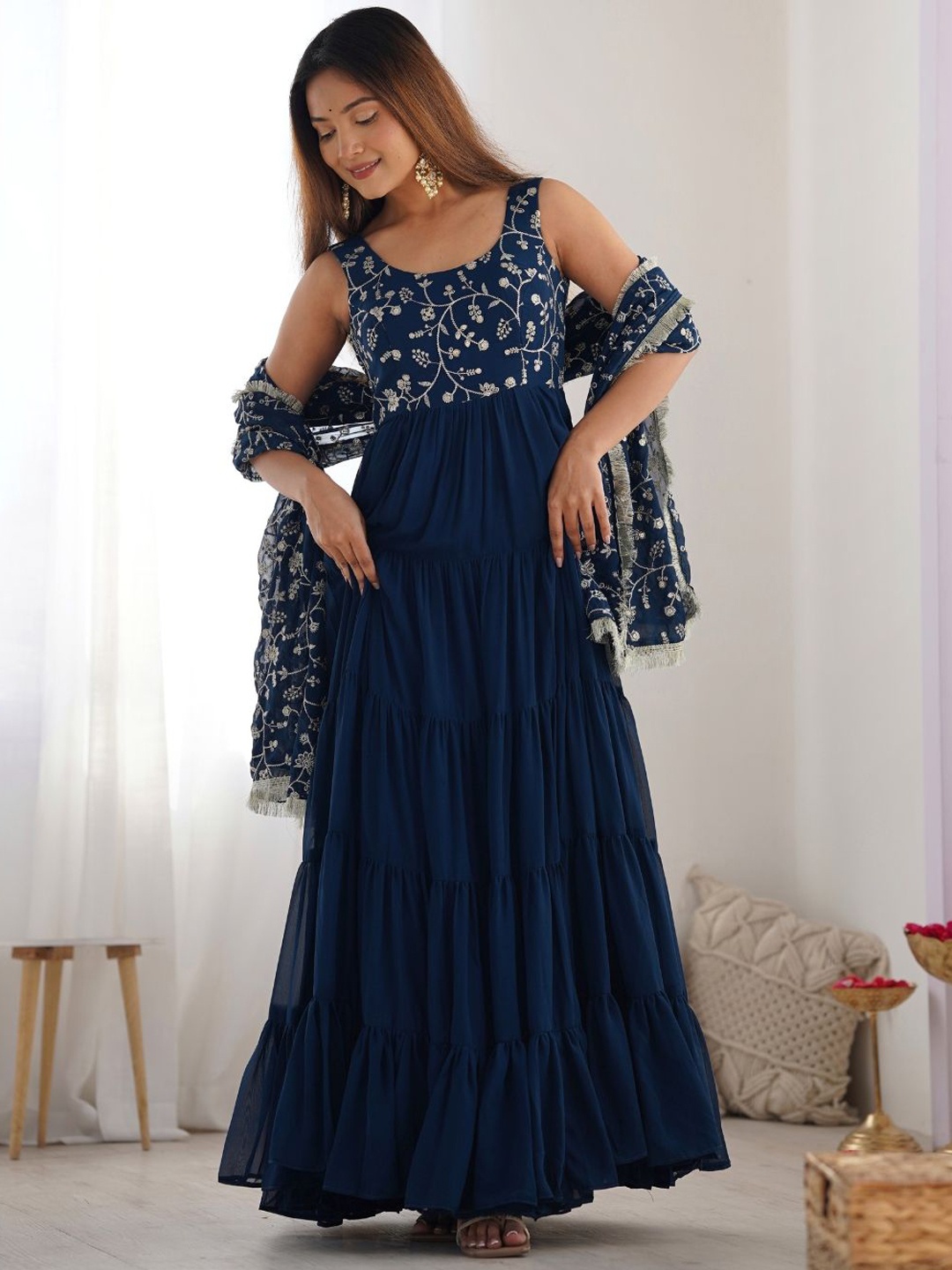 

valdona Floral Embroidered Tiered Sequined Anarkali Kurta With Trousers & Dupatta, Teal