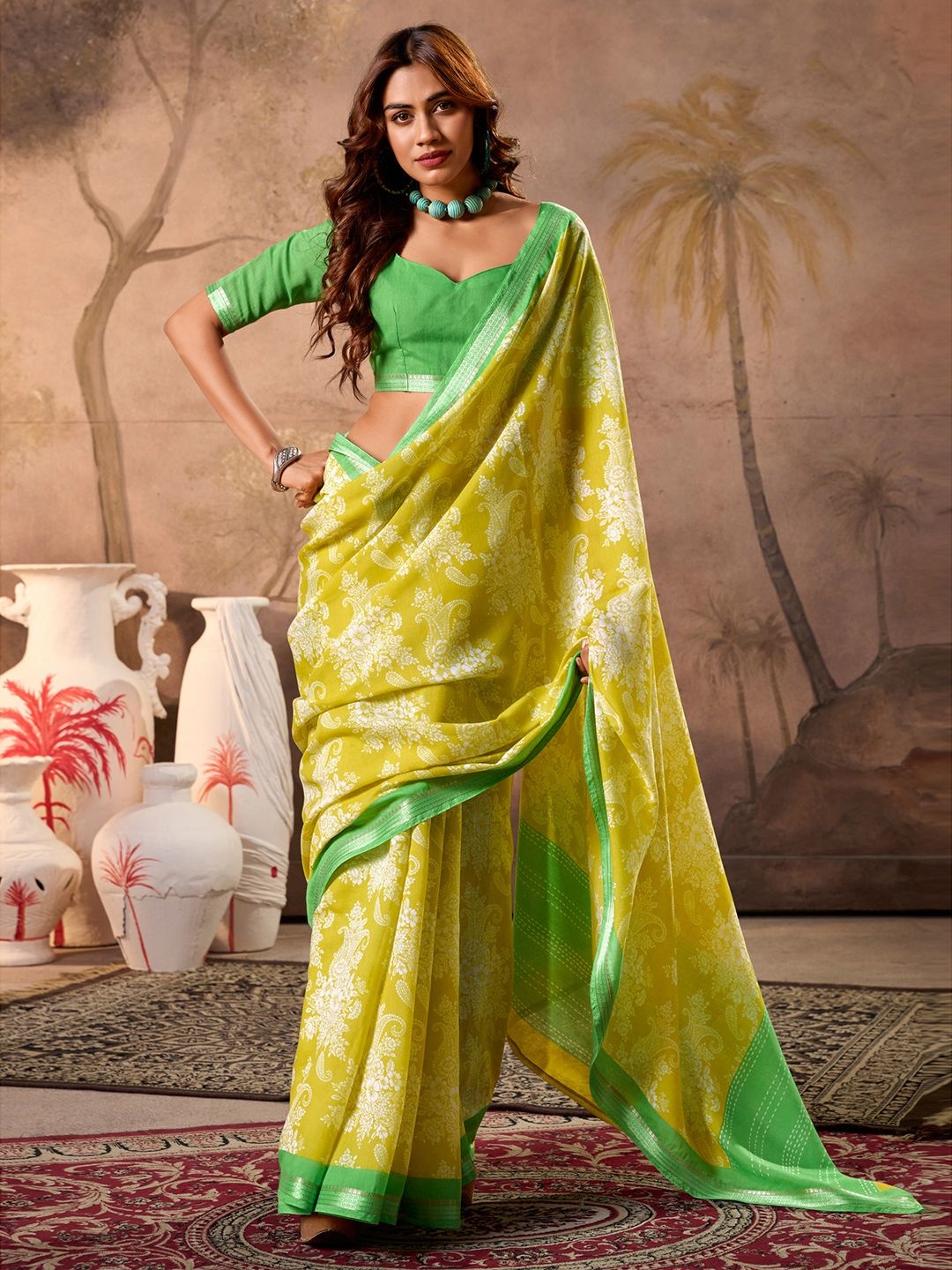 

DIVASTRI Floral Printed Zari Saree, Yellow