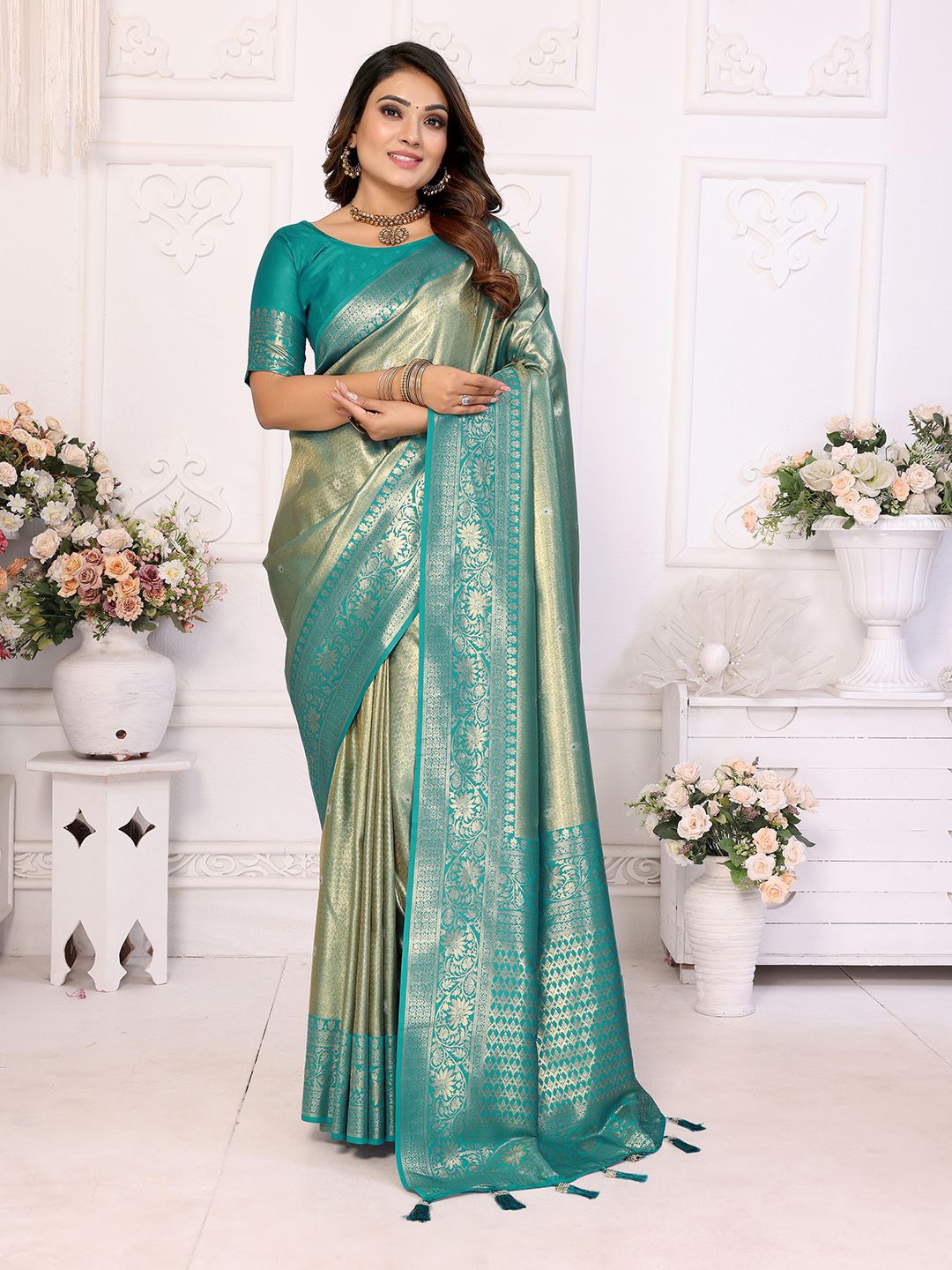 

DIVASTRI Woven Design Zari Silk Blend Banarasi Saree, Teal