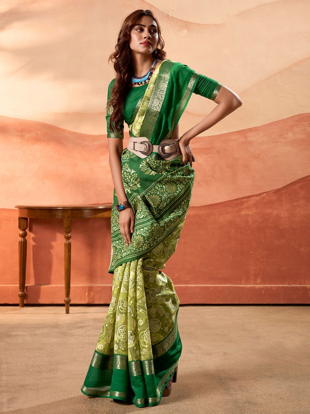 

DIVASTRI Ethnic Motifs Zari Saree, Green