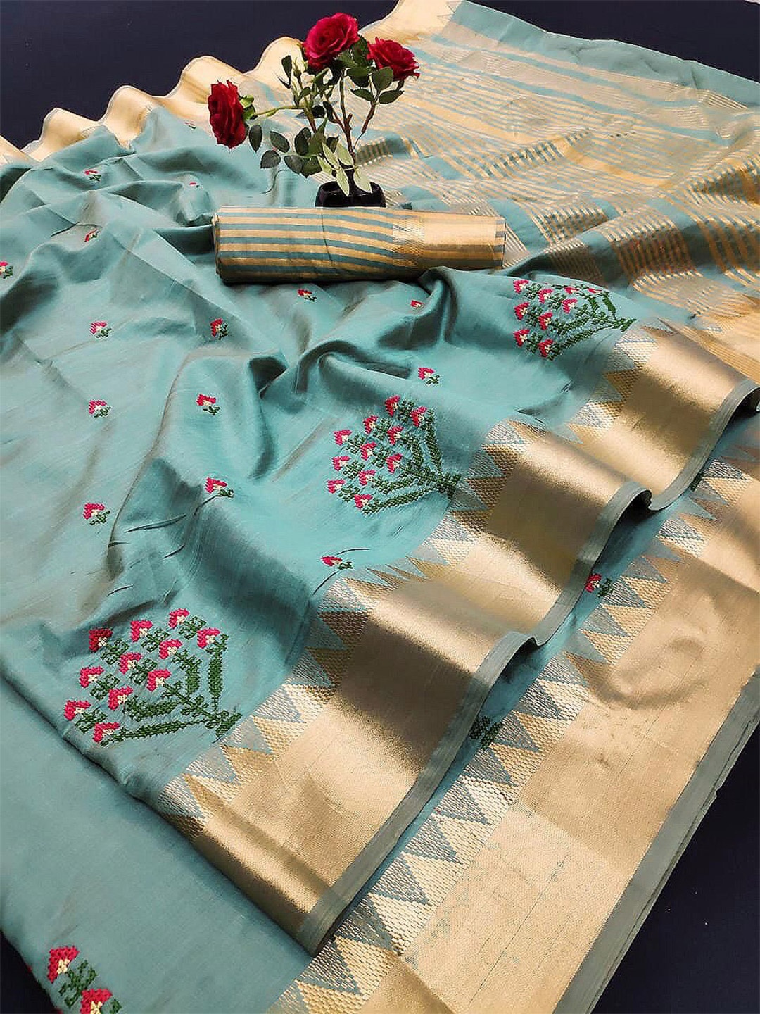 

DIVASTRI Floral Embroidered Silk Cotton Banarasi Saree, Turquoise blue
