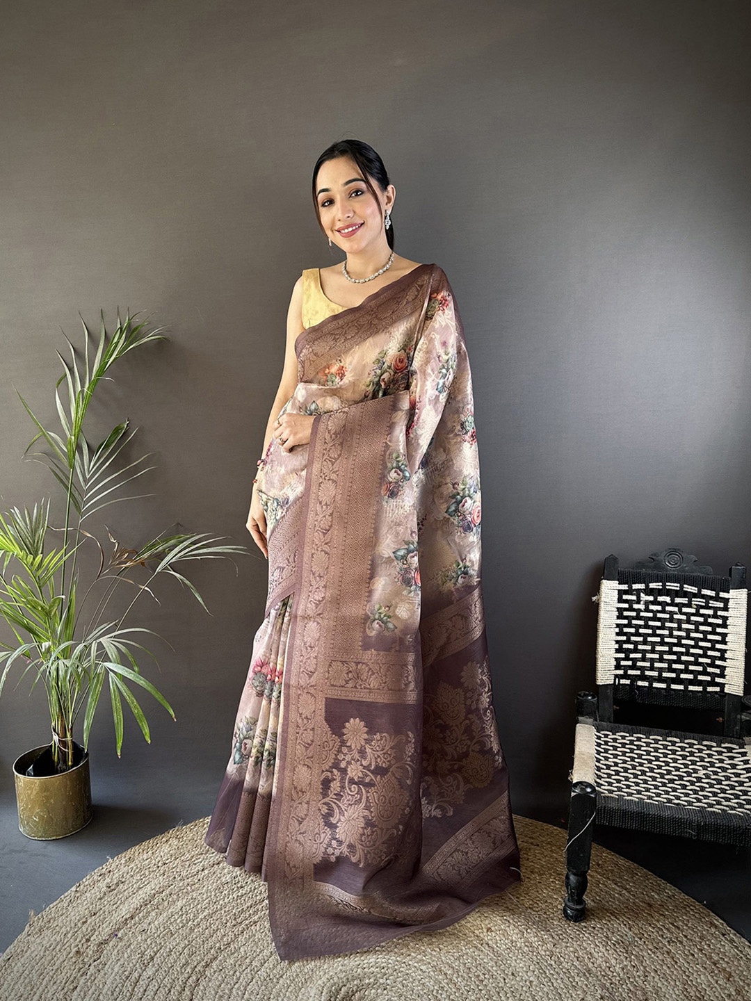 

Mitera Floral Woven Design Zari Saree, Brown