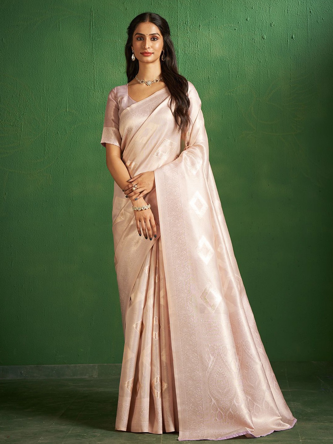 

SARHAZari Tissue Jamdani Saree, Pink