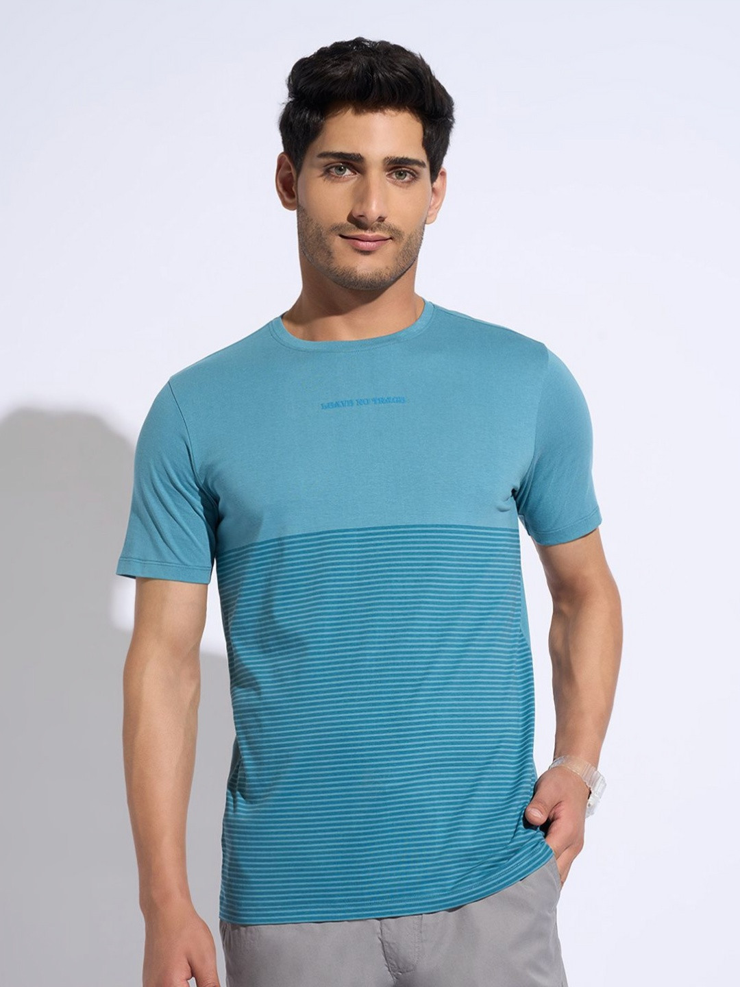 

7 Alt by Pantaloons Men Pockets Slim Fit T-shirt, Turquoise blue