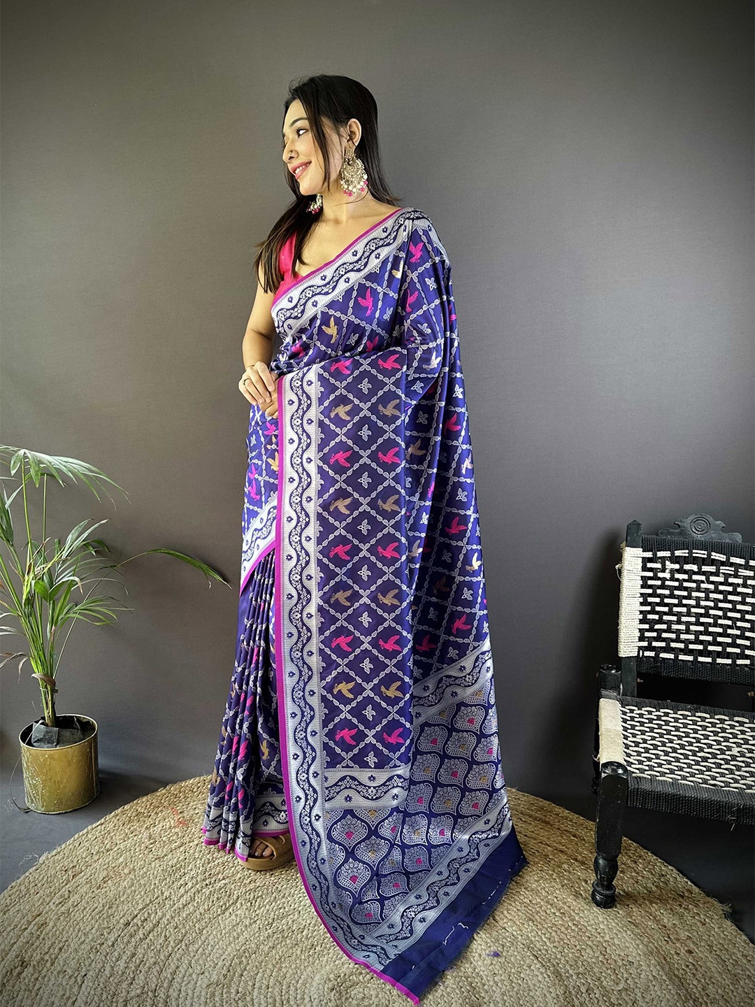 

DIVASTRI Ethnic Motifs Woven Design Zari Banarasi Saree, Blue