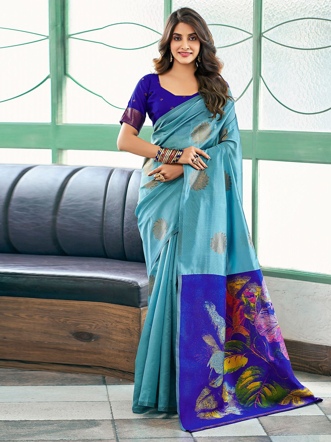 

Sangria Woven Design Banarasi Saree With Blouse Piece, Navy blue
