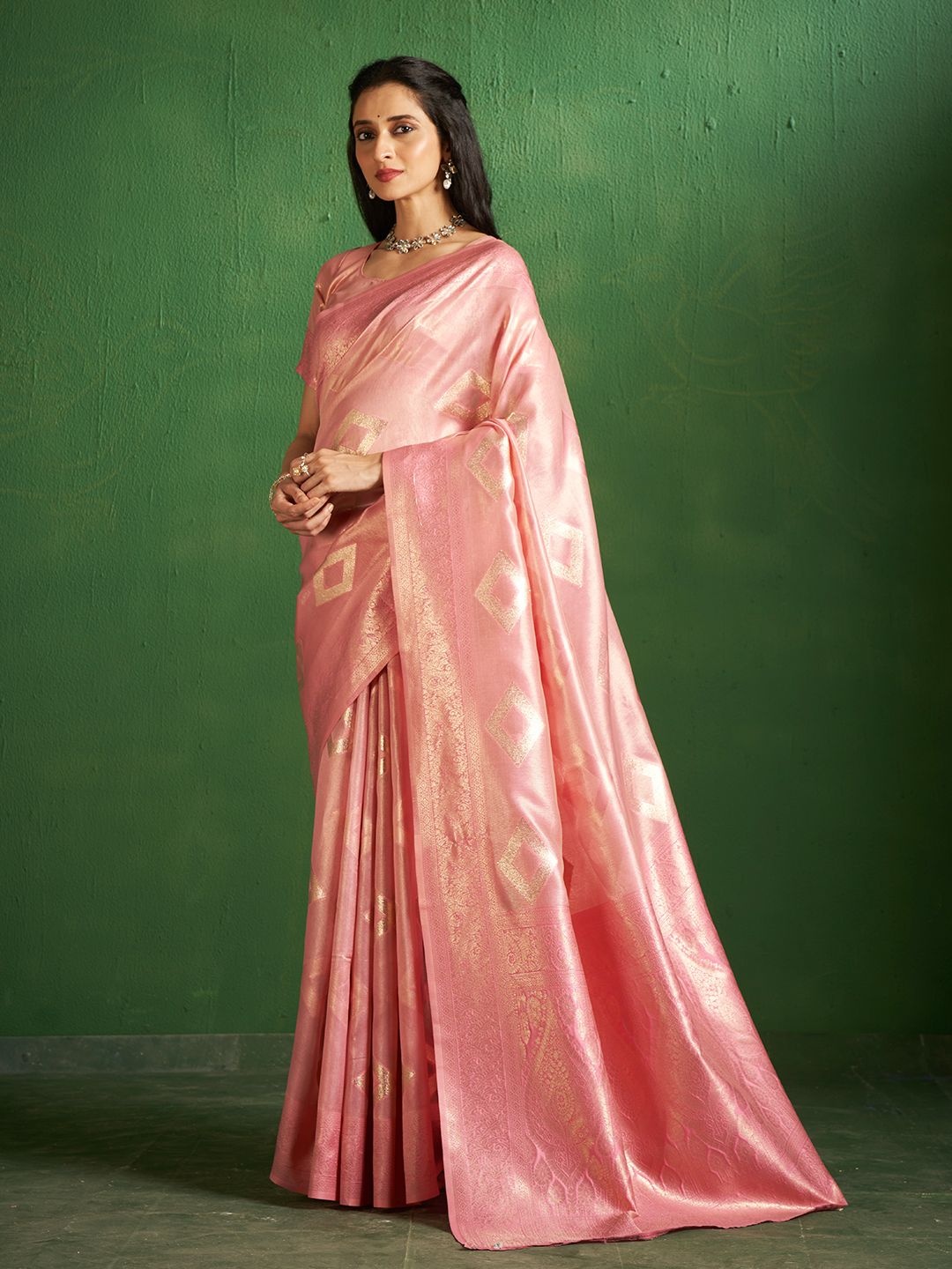 

SARHATissue Jamdani Saree, Pink