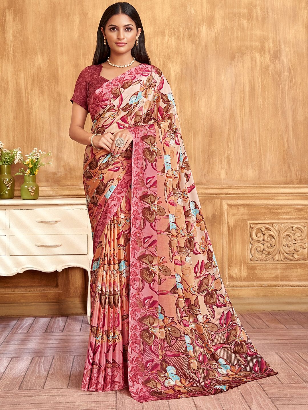 

DIVASTRI Floral Printed Saree With Unstitched Blouse Piece, Pink