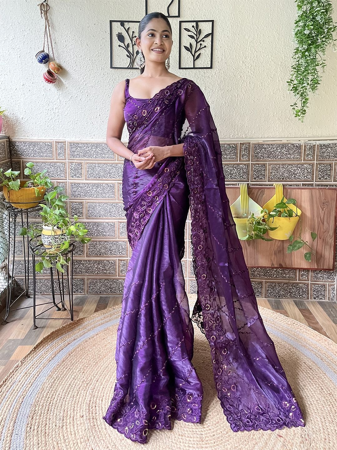 

DIVASTRI Embellished Sequinned Silk Saree With Unstitched Blouse Piece, Purple