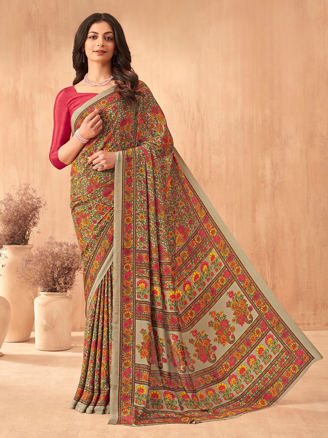 

DIVASTRI Floral Printed Saree, Red