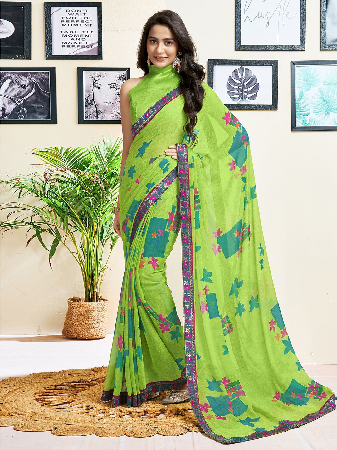 

Sangria Printed Saree With Blouse Piece, Green