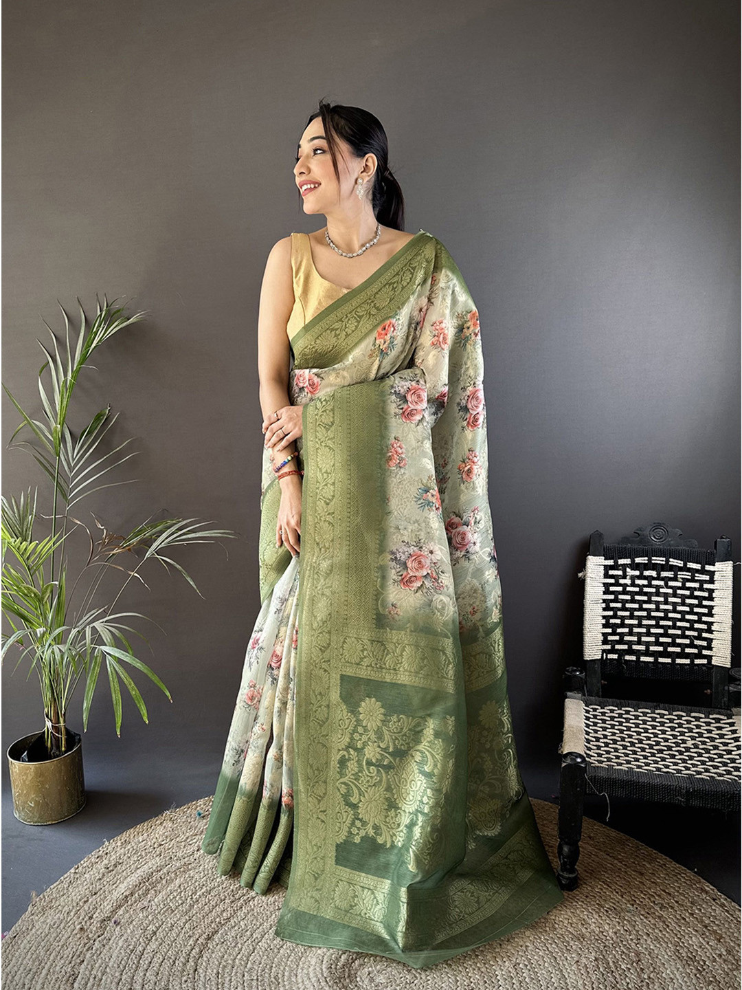 

Mitera Tie and Dye Zari Silk Blend Saree, Green