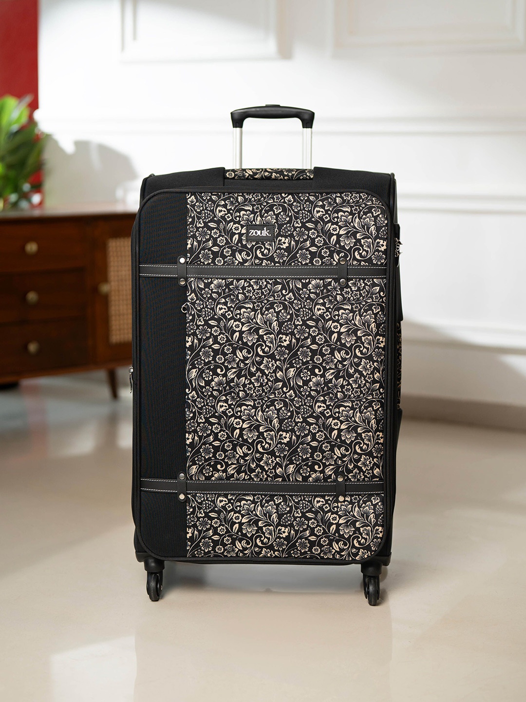 

ZOUK FloMotif Saira Soft Sided Large Trolley Bag, Black