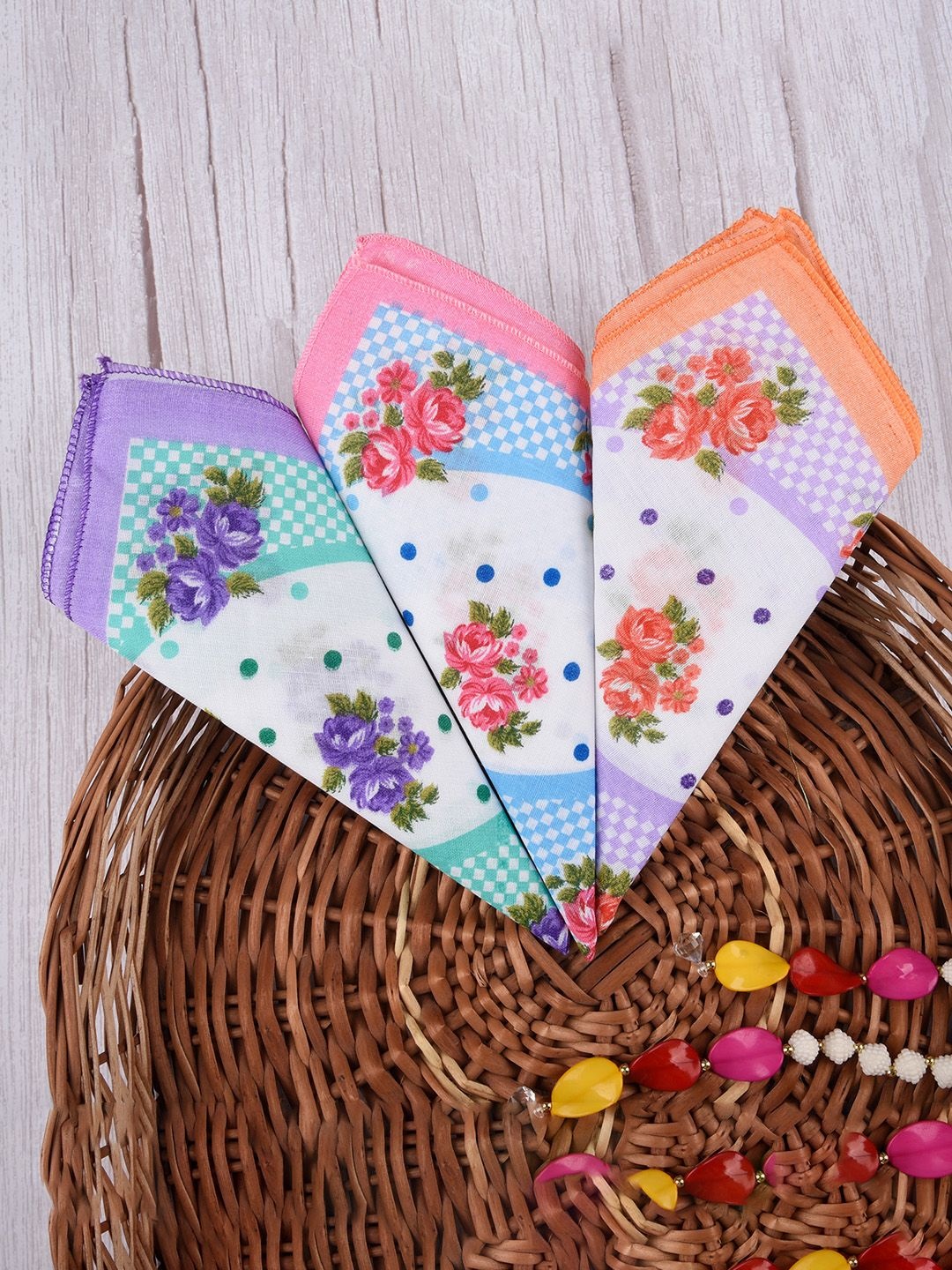 

Kuber Industries Pack Of 6 Unisex White Printed Cotton Handkerchief