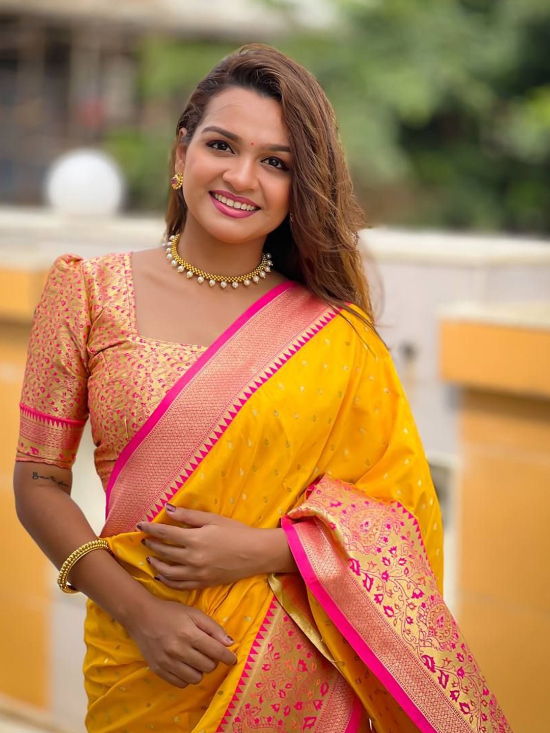 

ZIBLON Woven Design Silk Blend Handloom Kanjeevaram Saree, Yellow