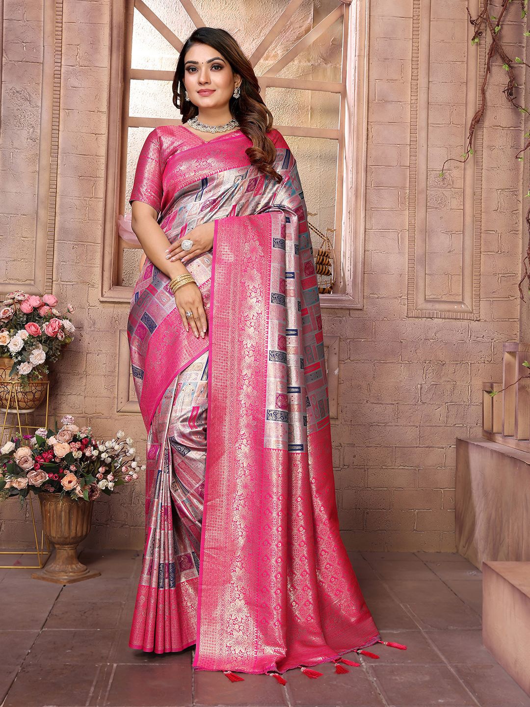 

DIVASTRI Woven Design Zari Silk Banarasi Saree With Unstitched Blouse Piece, Pink