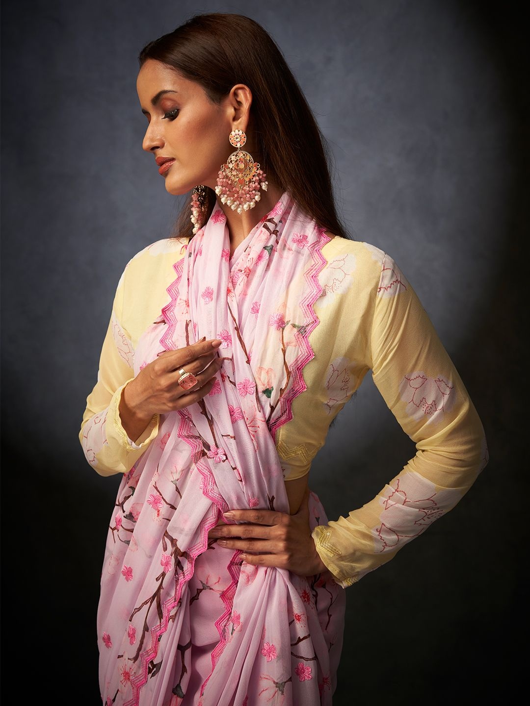 

SARHAFloral Pure Georgette Saree, Pink