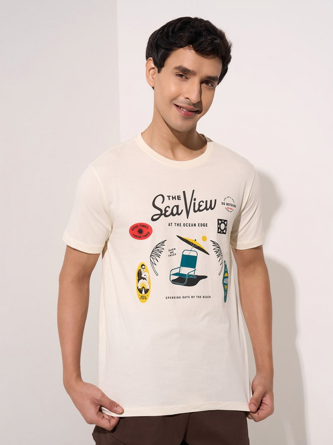 

7 Alt by Pantaloons Men Sports Applique Slim Fit T-shirt, Cream