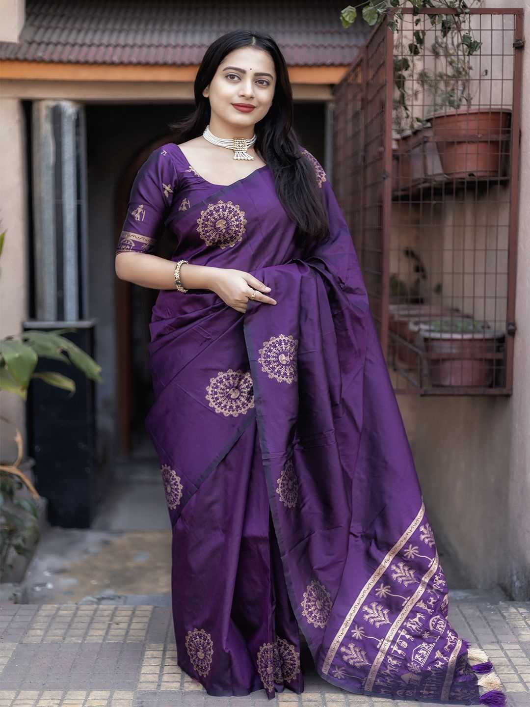 

DIVASTRI Warli Zari Silk Blend Banarasi Saree, Purple