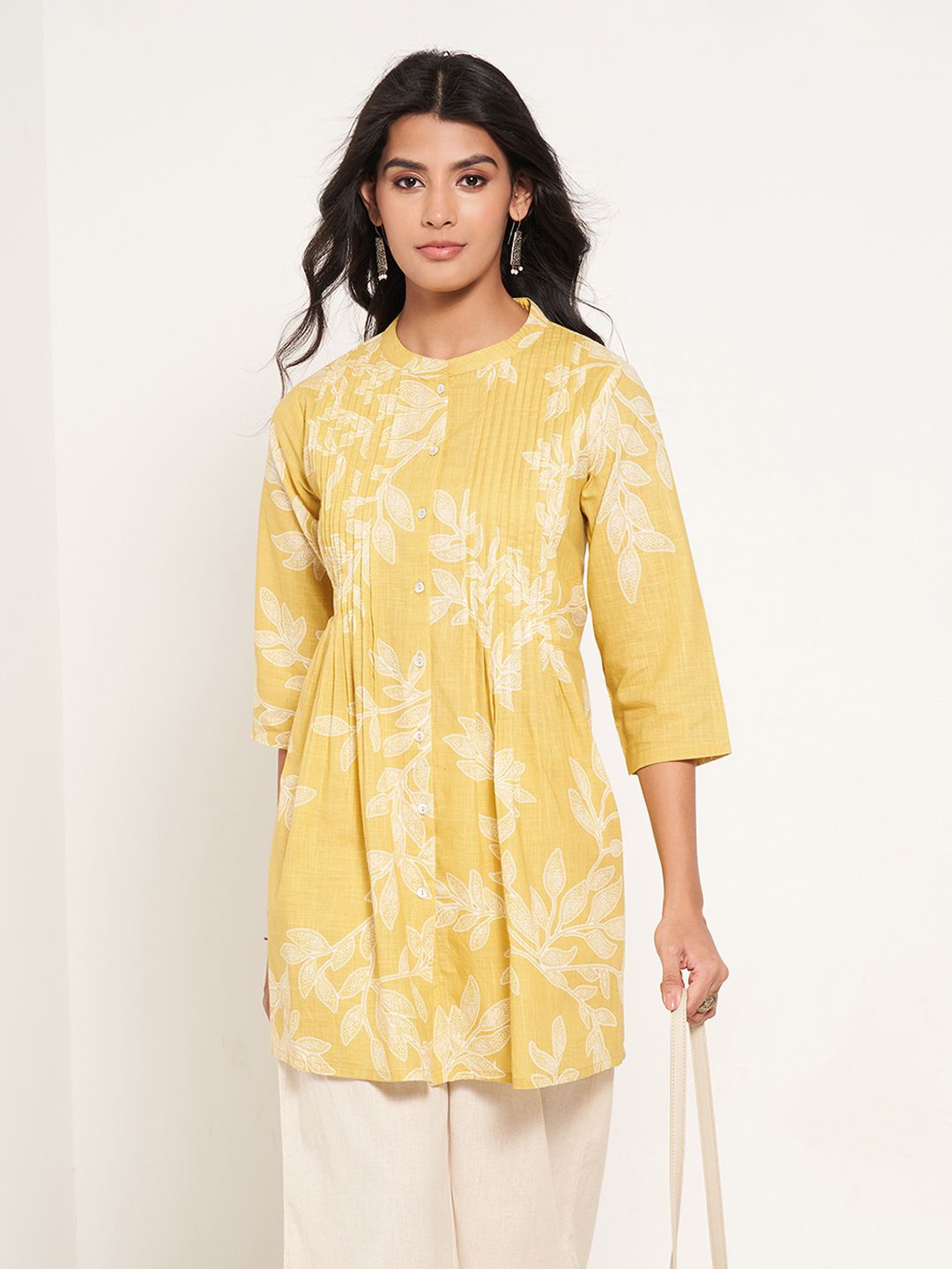 

RANGMANCH BY PANTALOONS Mandarin Collar Printed Tunic, Yellow