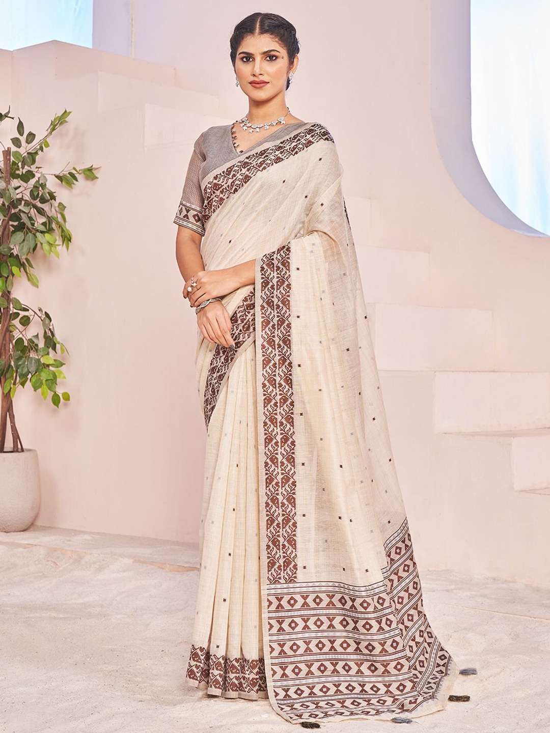 

SARHAFloral Woven Chanderi Saree, Cream