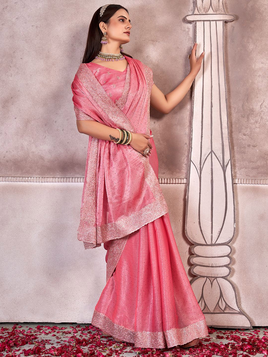 

DIVASTRI Embellished Beads and Stones Poly Chiffon Saree, Peach