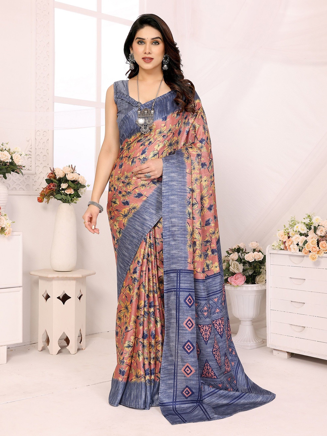 

Moda Rapido Floral Printed Saree With Blouse Piece, Peach