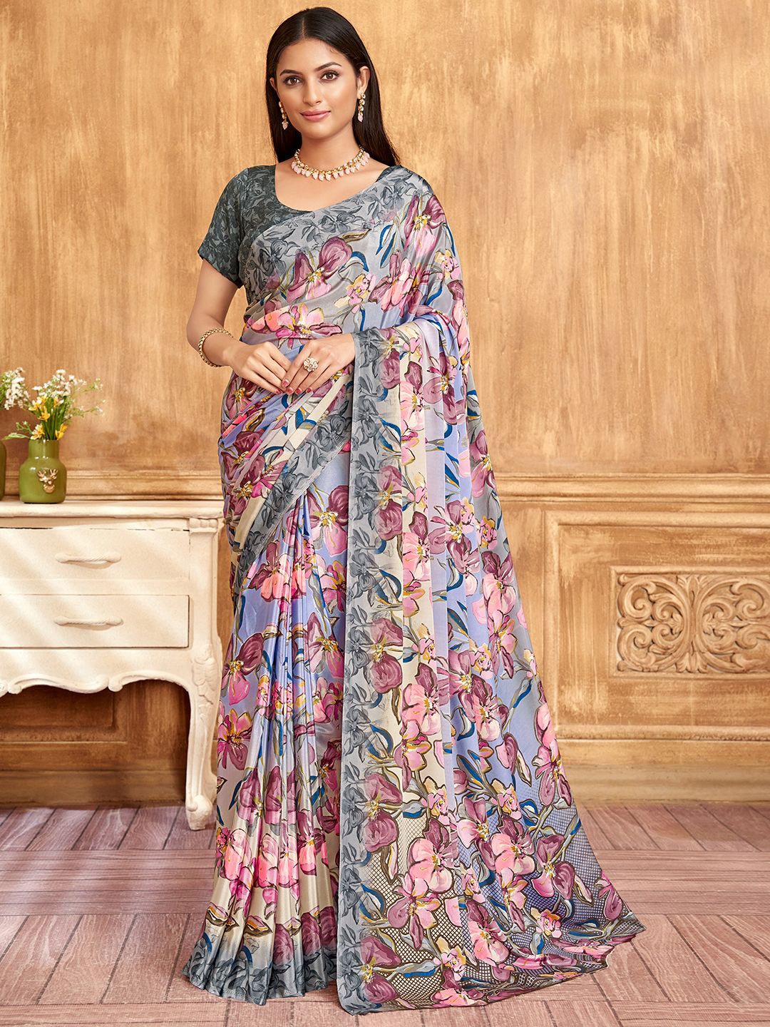 

DIVASTRI Floral Printed Saree, Grey