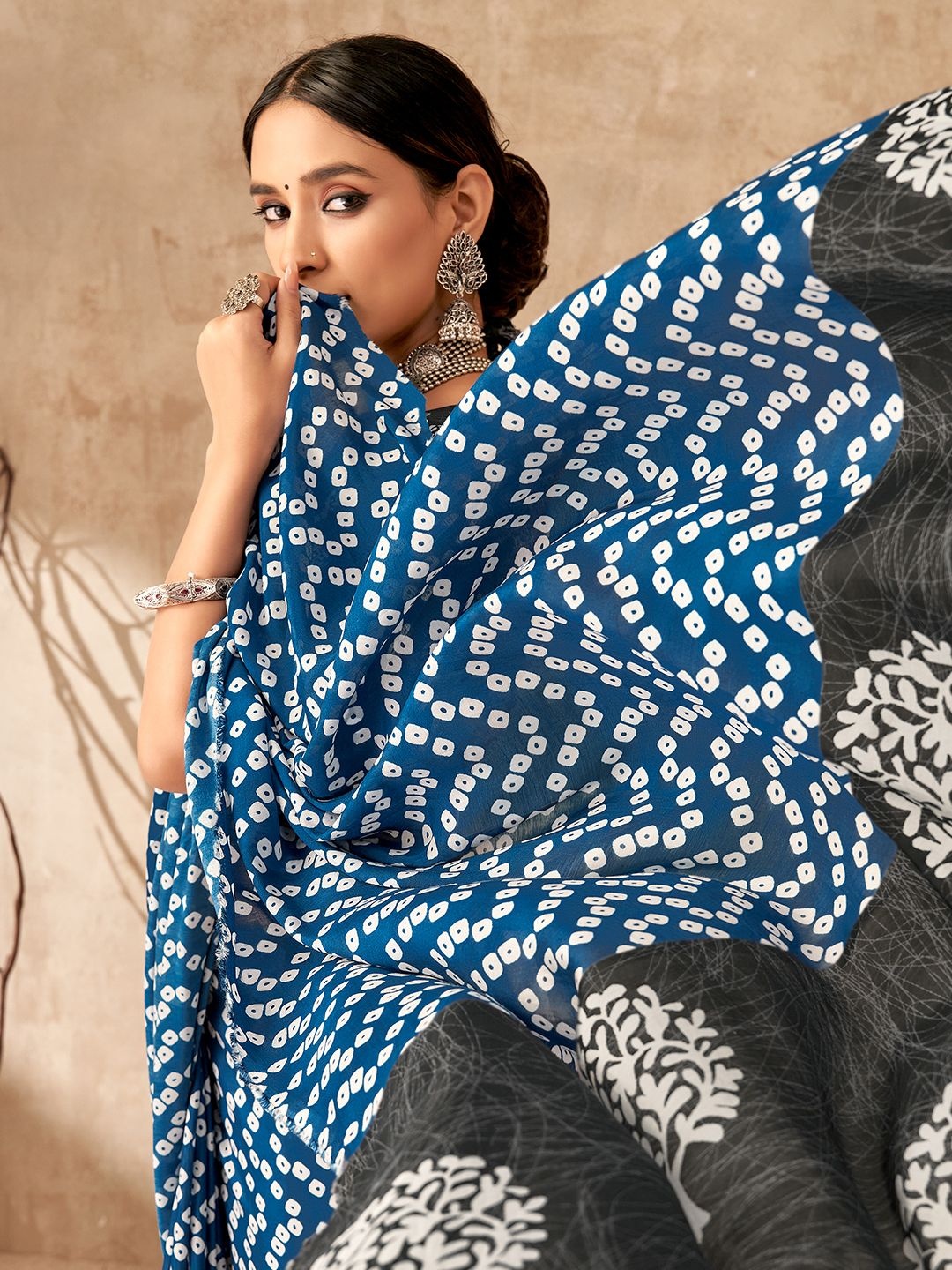 

SARHA Pure Georgette Saree, Blue