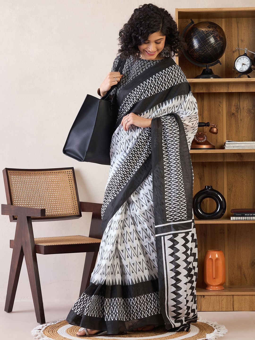 

Mitera Ready to Wear Bagru Saree, White