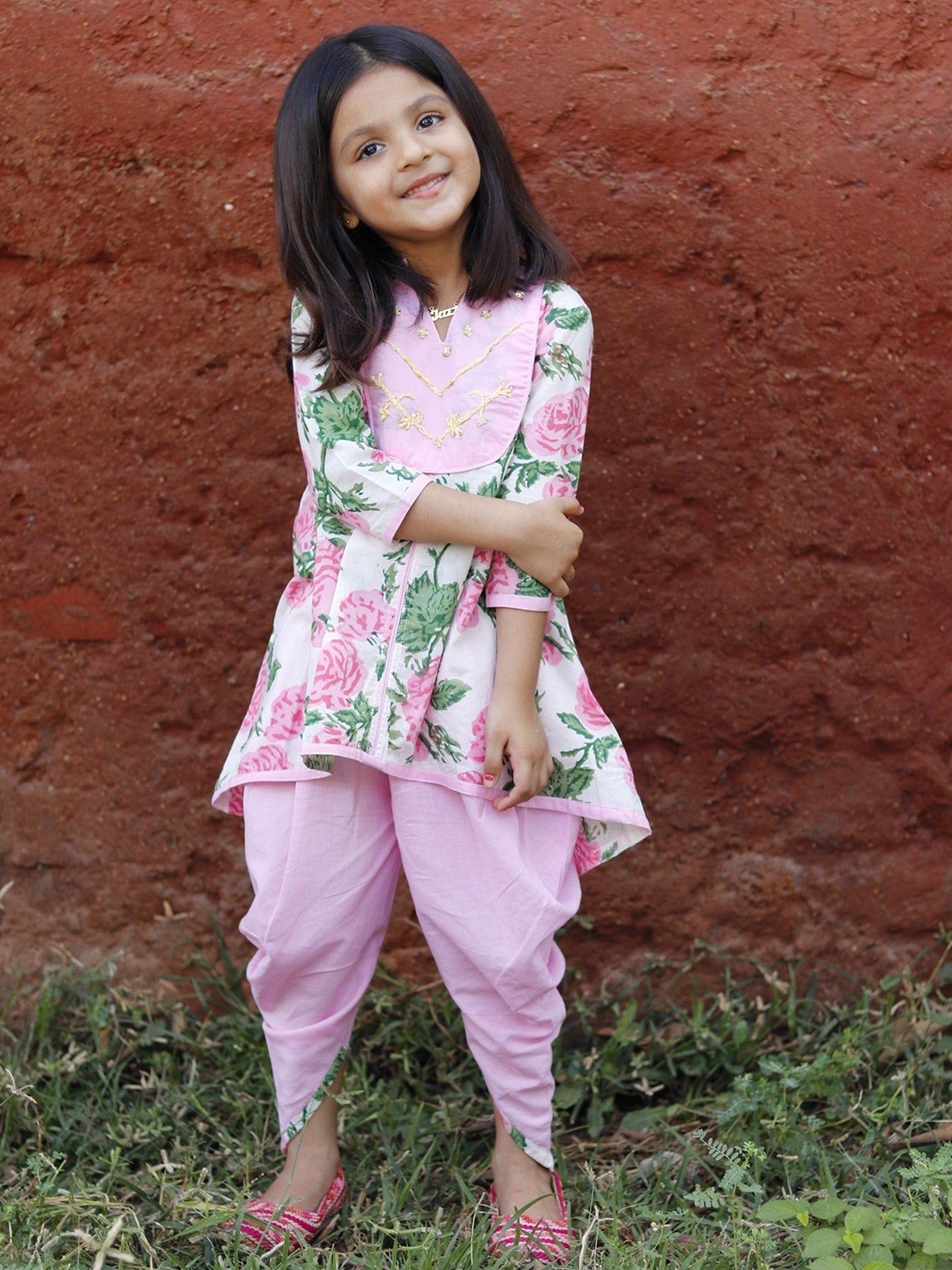 

Thread & Button Girls Floral Printed Regular Pure Cotton Kurta with Patiala, Pink