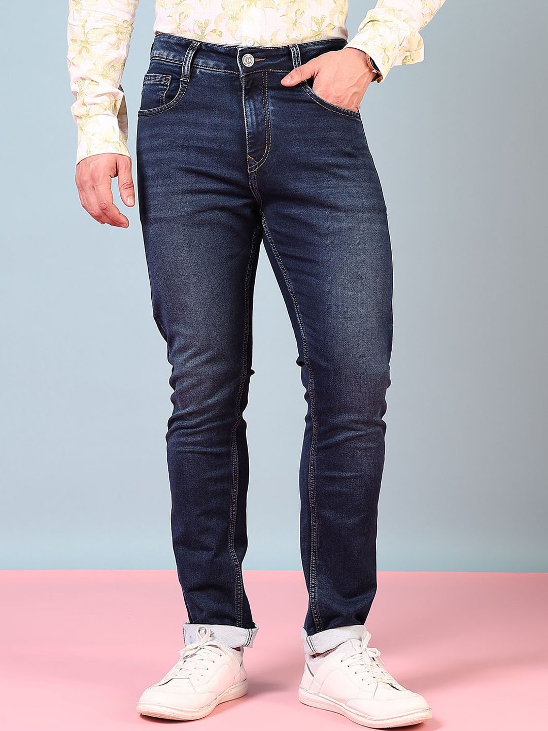 

V-Mart Men Regular Fit Mid-Rise Light Fade Cotton Jeans, Blue