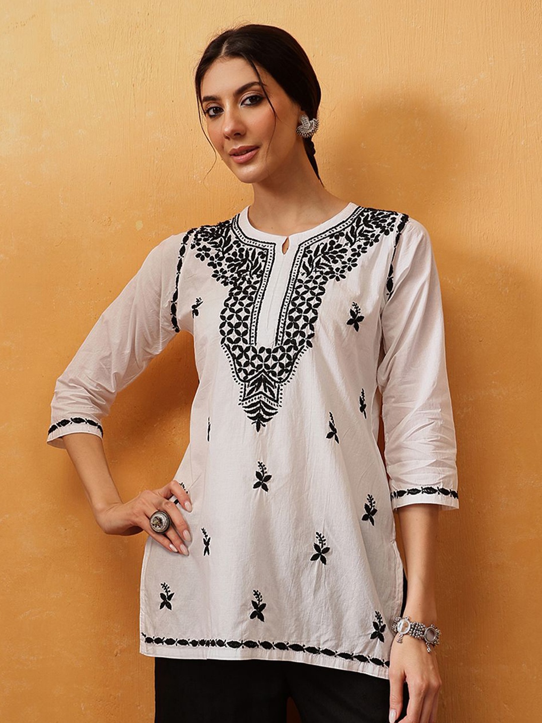 

ADA Ethnic Motifs Embroidered Chikankari Chikankari Kurti, White