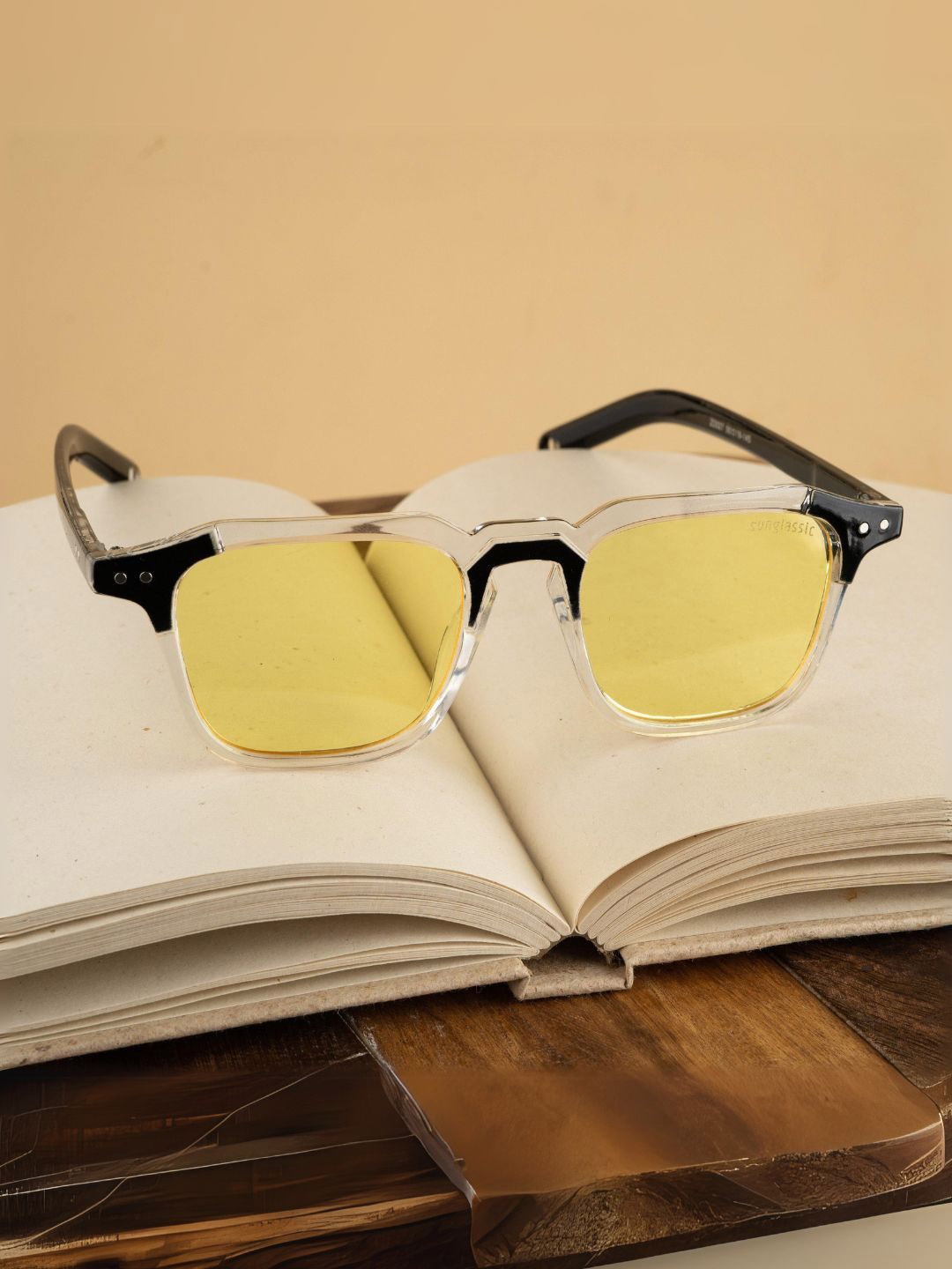 

SUNGLASSIC Unisex Kingsman Clear Yellow Square Sunglasses KINGSMAN-BLACK-TR-YELLOW
