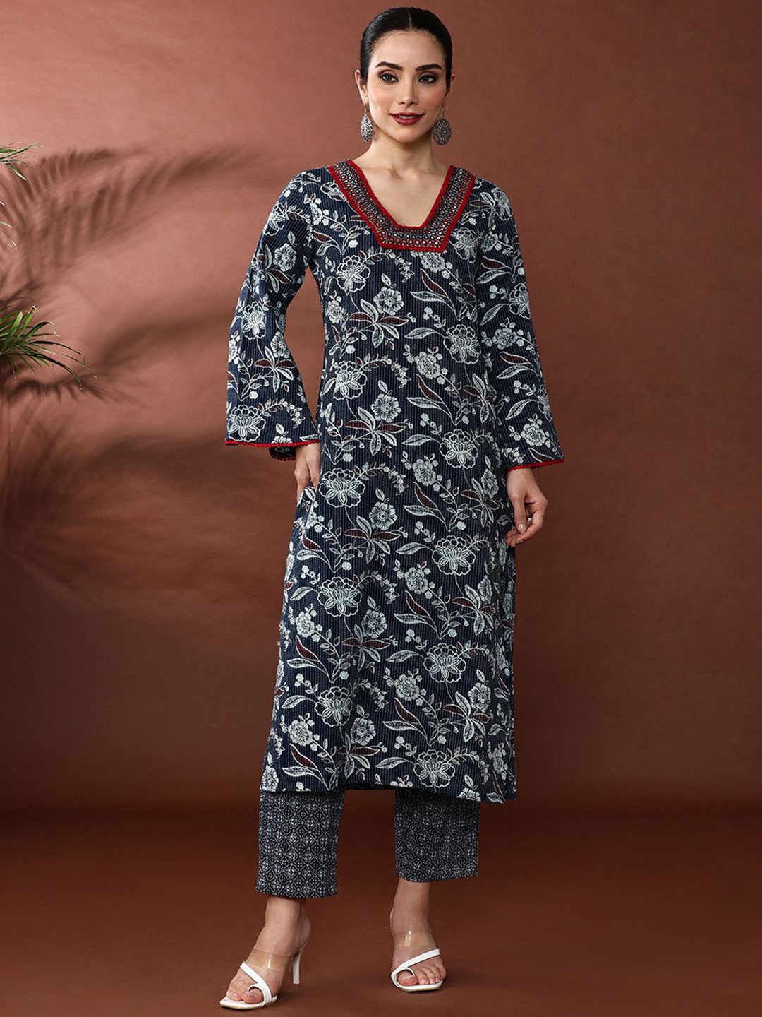

Anouk Floral Printed Thread Work Straight Pure Cotton Kurta With Trousers, Blue
