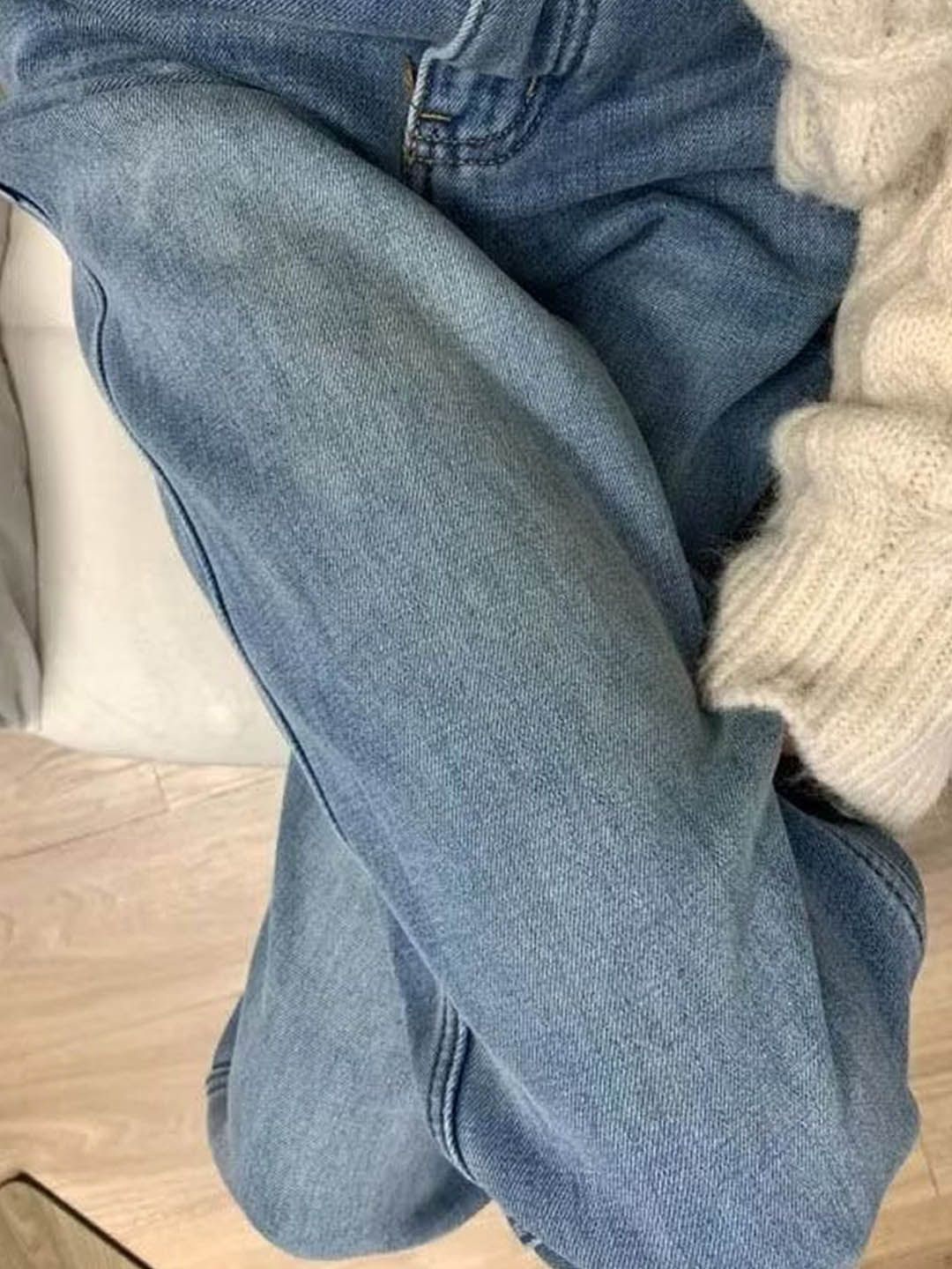 

StyleCast Women Low Distress Light Fade Jeans, Blue