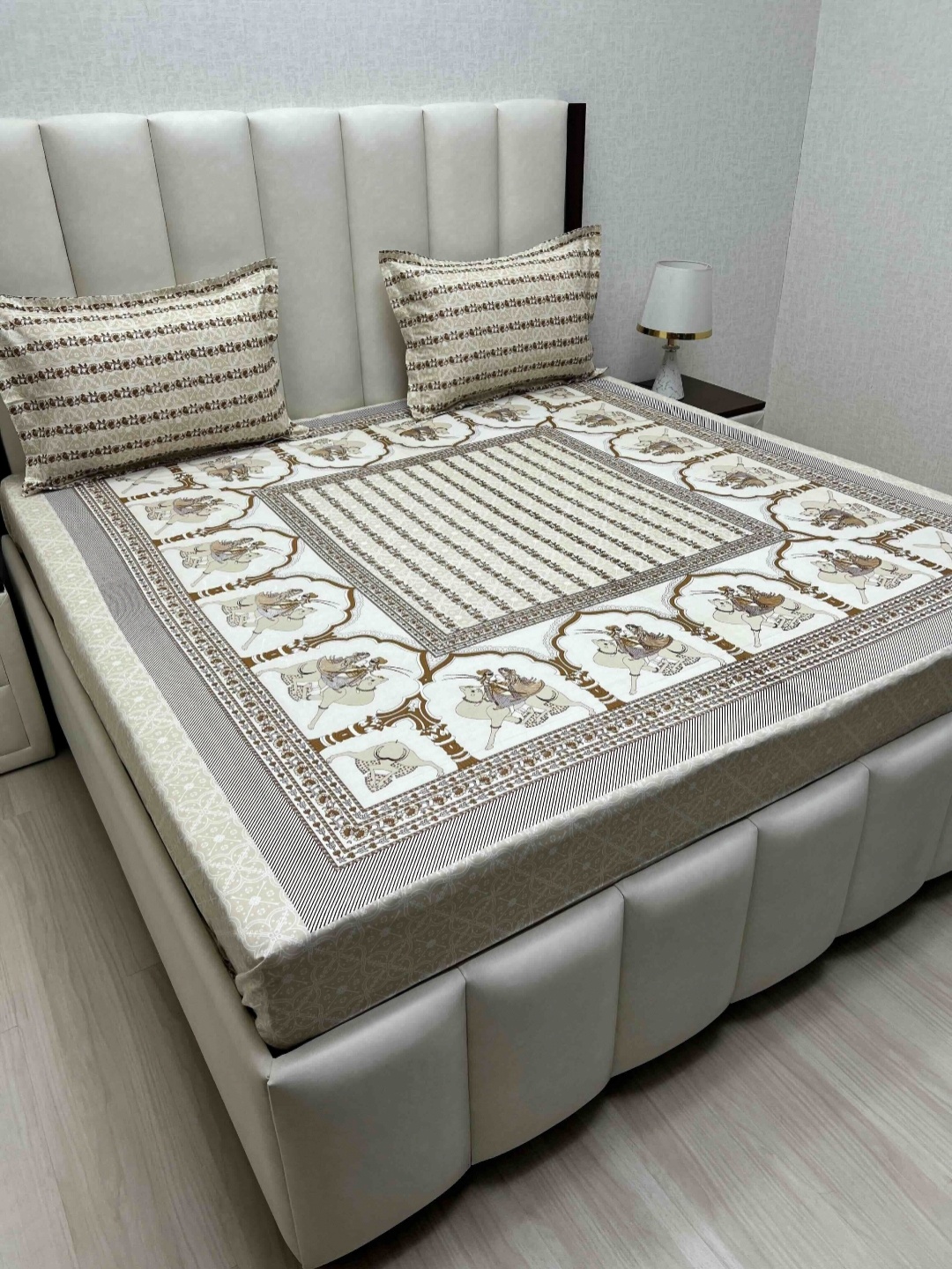 

Pure Decor Brown & White Ethnic Motifs 400 TC King Bedsheet with 2 Pillow Covers