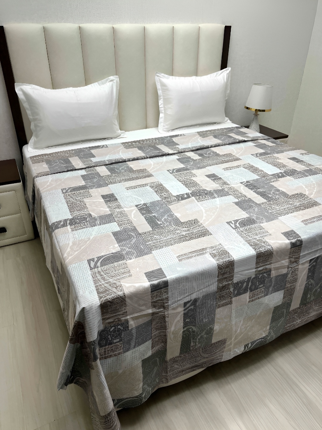 

Pure Decor Grey & Brown Geometric Printed Pure Cotton 220 TC Super King Duvet Cover