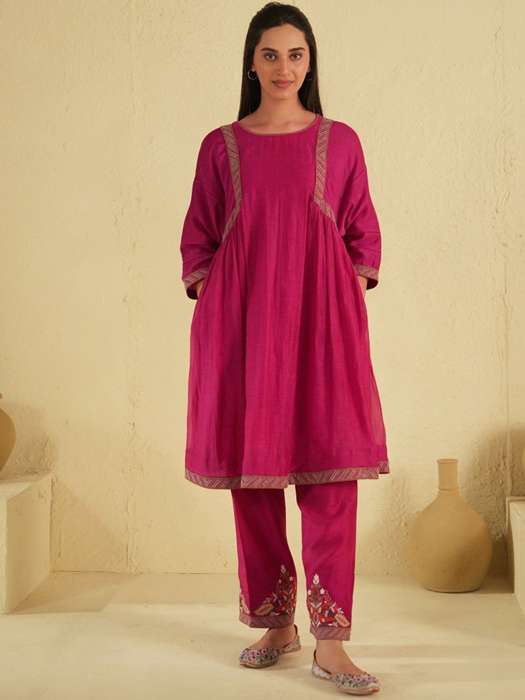 

SUSHRAM Round Neck Pure Silk Kurta With Trousers, Fuchsia