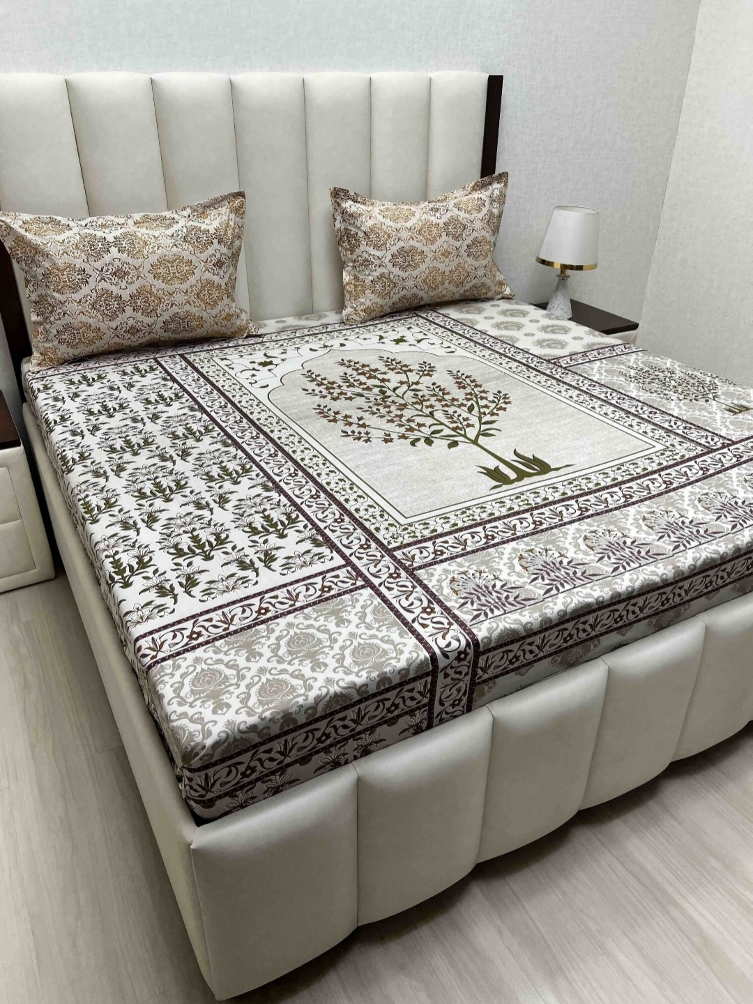 

Pure Decor Brown & Green Ethnic Motifs King Bedsheet with 2 Pillow Covers