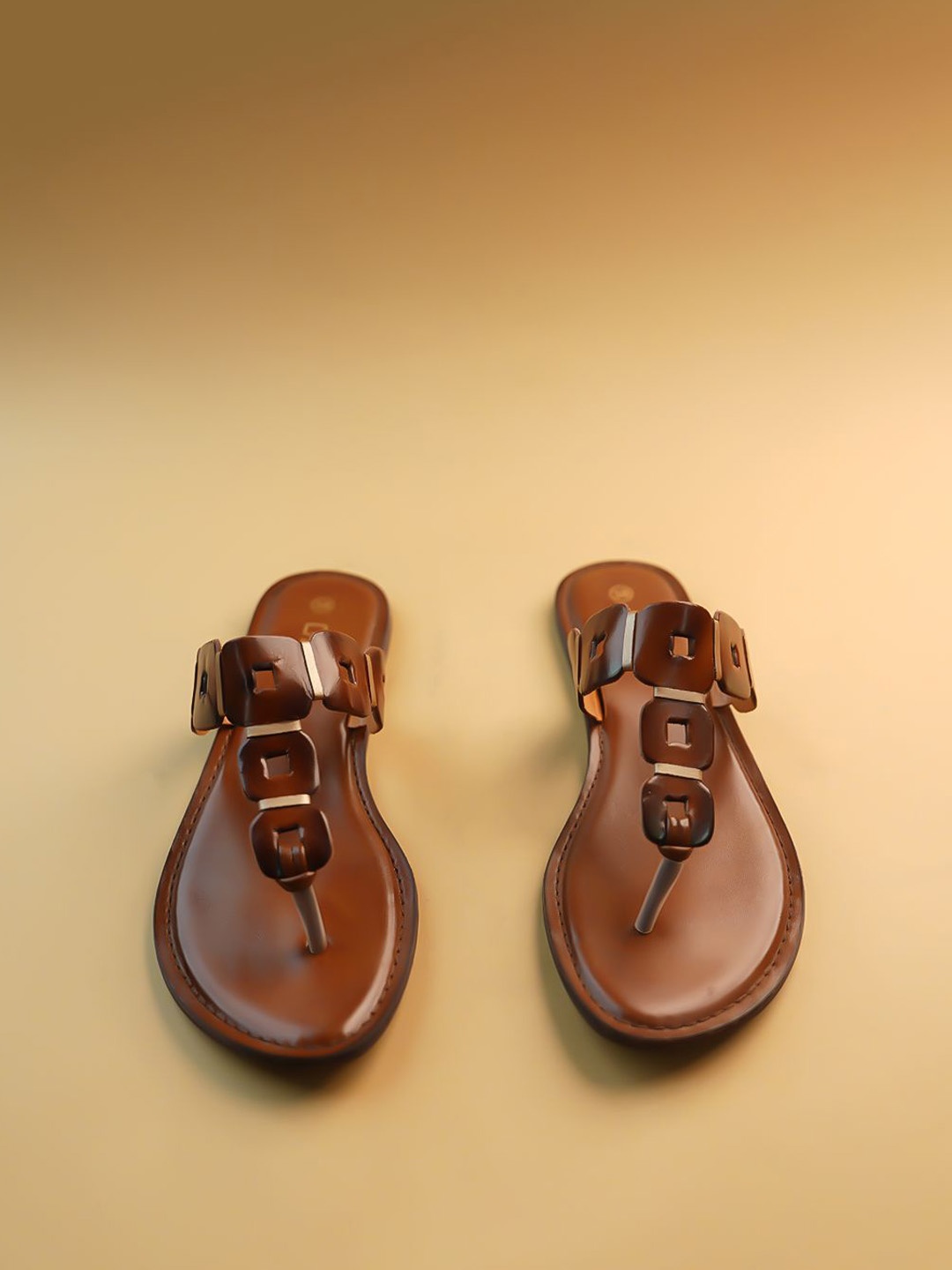 

Ozuri Women T-Strap Flats, Tan