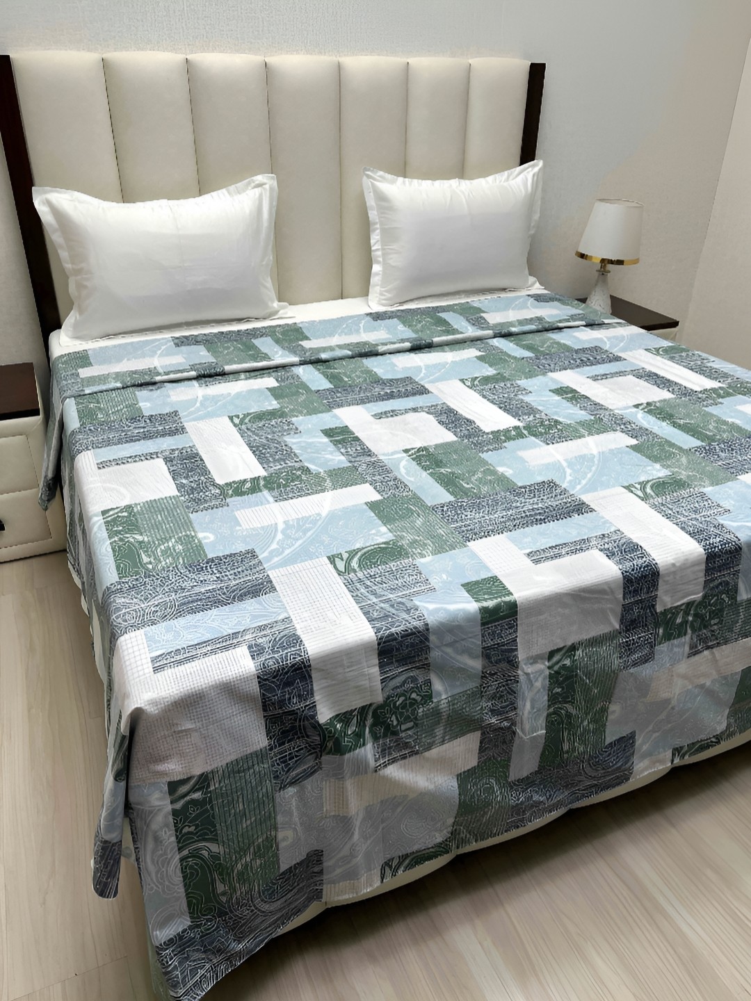 

Pure Decor Blue & Green Printed Cotton King Size2.2 cm x 2.4 cm