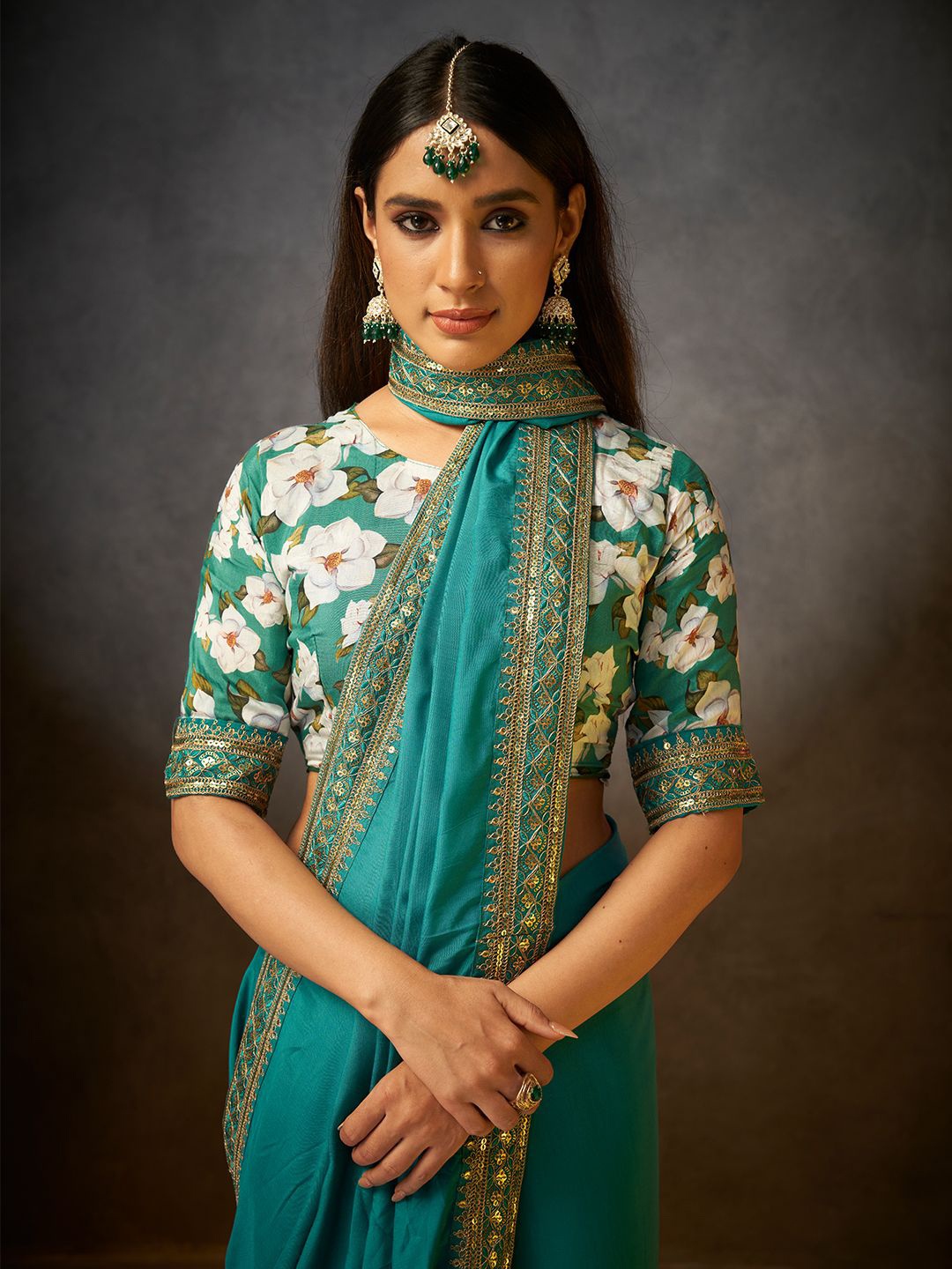 

SARHA Embroidered Pure Georgette Saree, Green