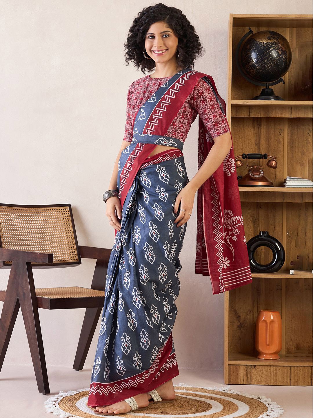 

Mitera Ethnic Motifs Ready to Wear Bagh Saree, Grey