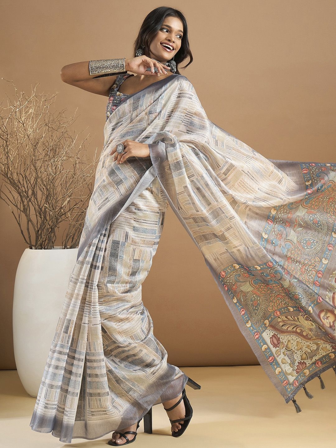 

Mitera Zari Organza Block Print Saree, Off white