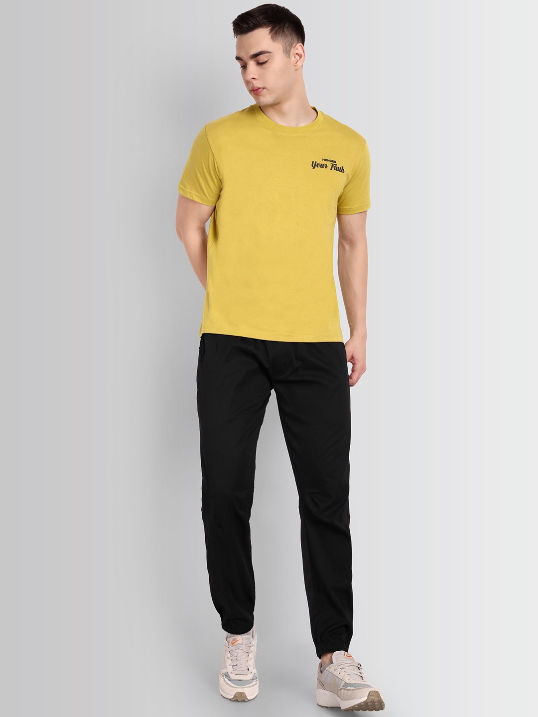 

DCYPHR Men Regular Fit Mid Rise Joggers, Black