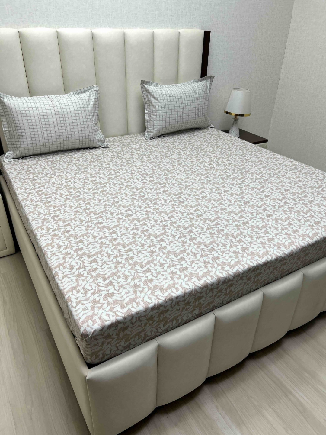 

Pure Decor White Floral Printed Pure Cotton 380 TC King Bedsheet Set 2.74 m x 2.74 m, Brown