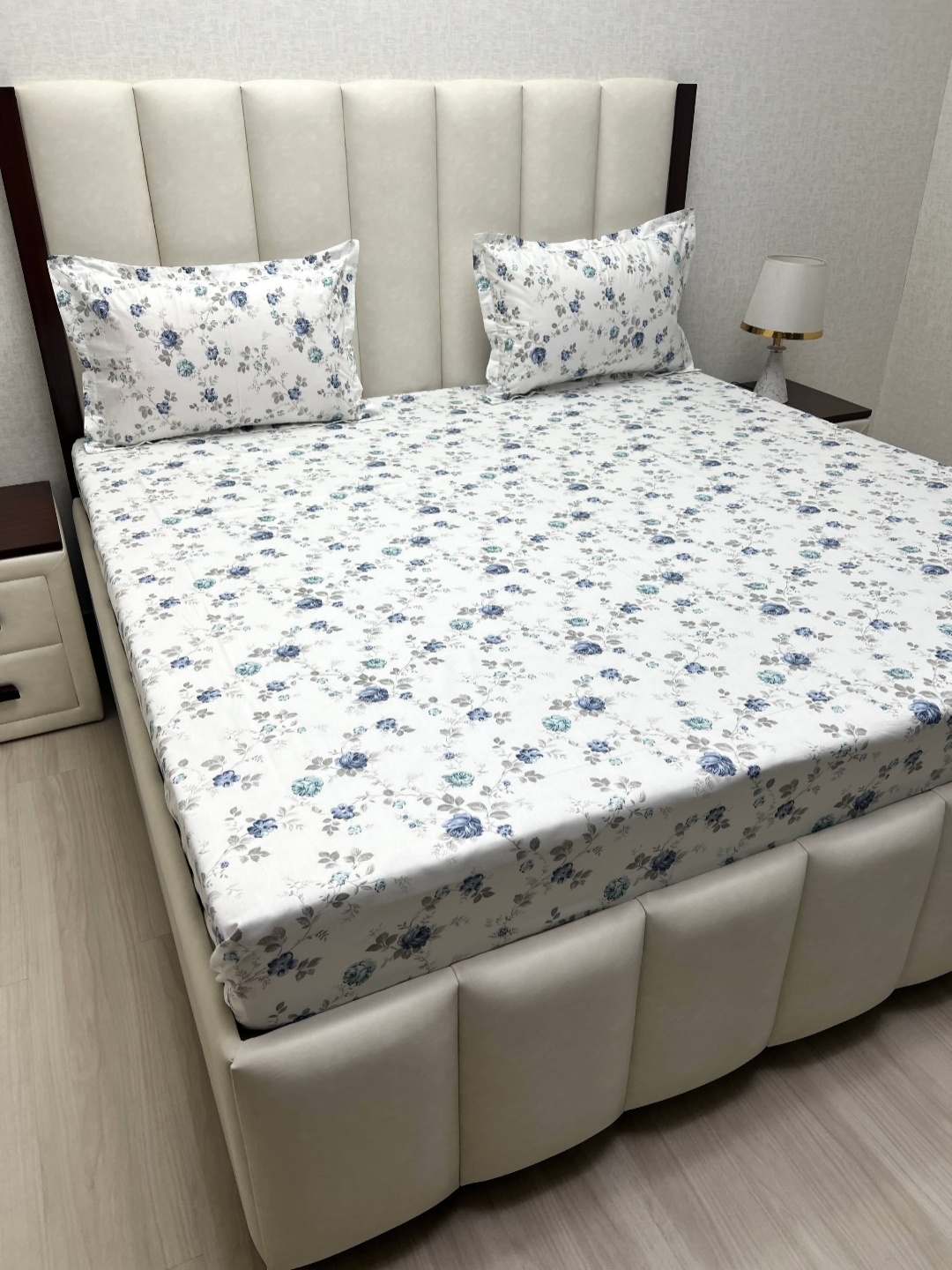 

Pure Decor White & Blue Floral 600 TC King Bedsheet with 2 Pillow Covers