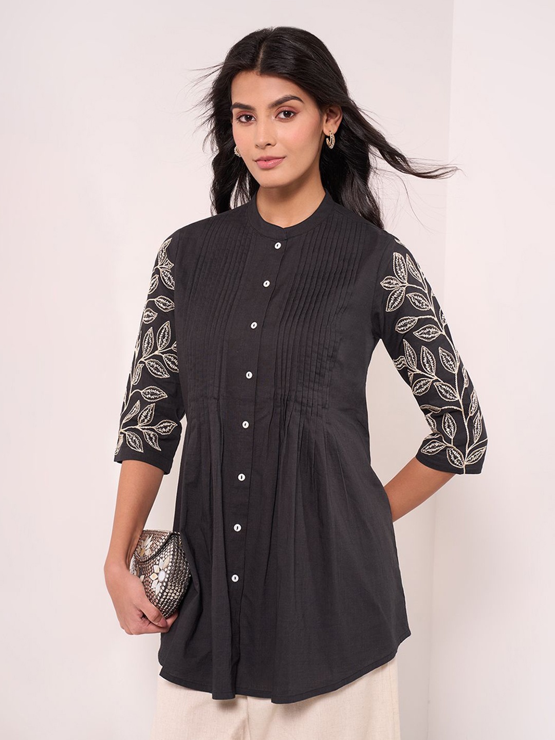 

RANGMANCH BY PANTALOONS Mandarin Collar Printed Tunic, Black