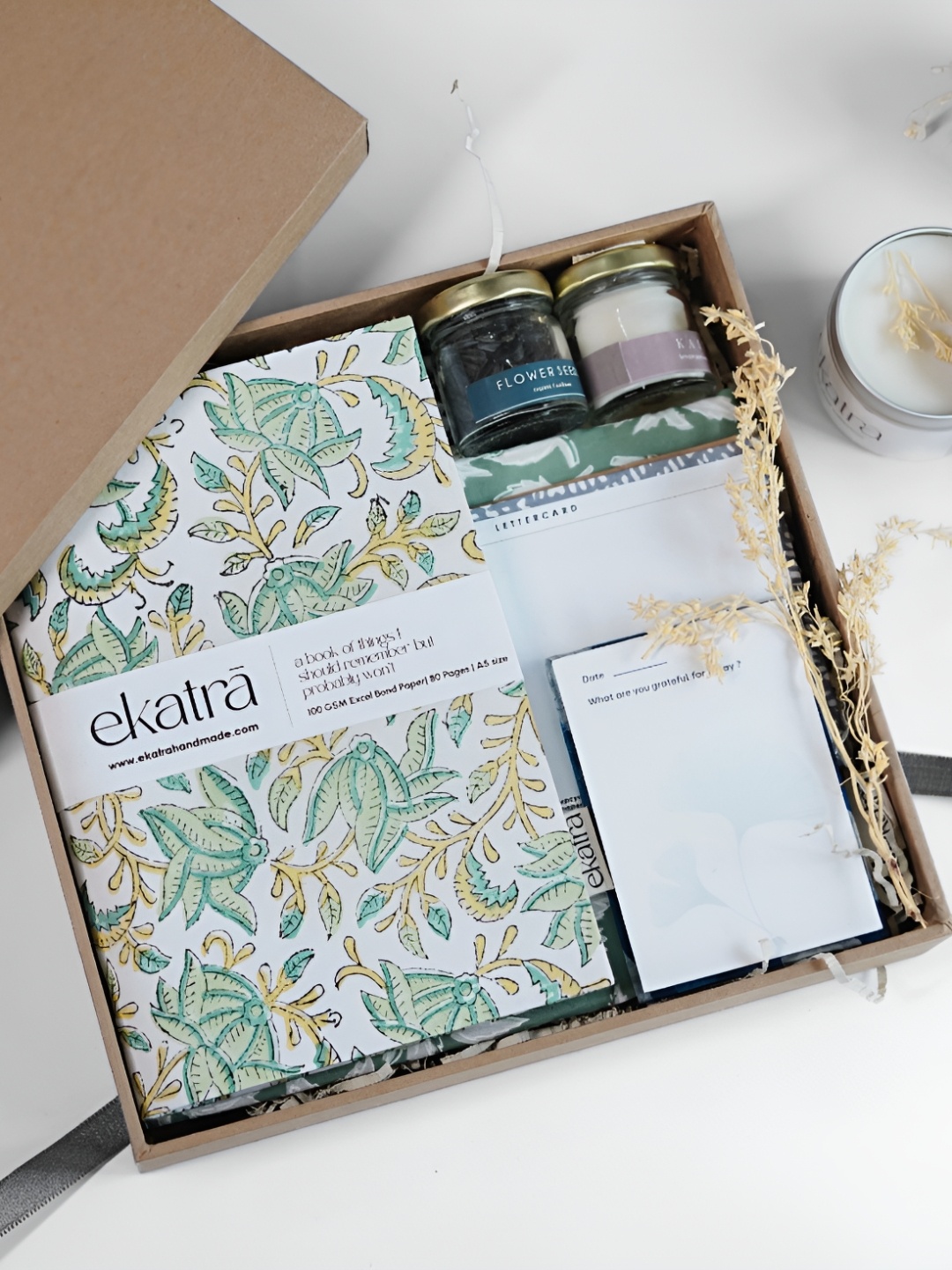 

Ekatra 6-Pcs Green & White Printed Gratitude Hamper Home Gift Set